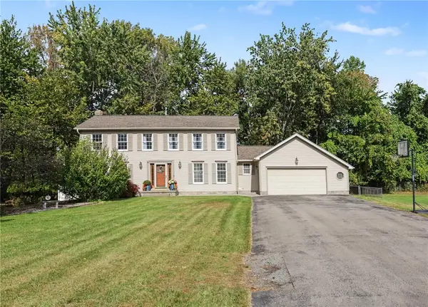 619 Galbro Circle, Webster, NY 14580