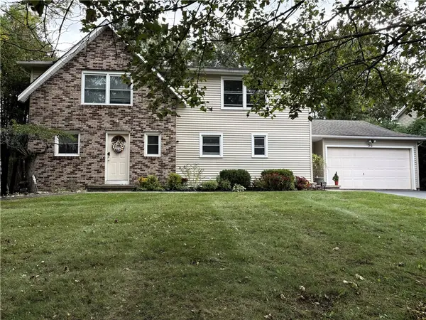 26 Sanders Farm Drive, Penfield, NY 14526