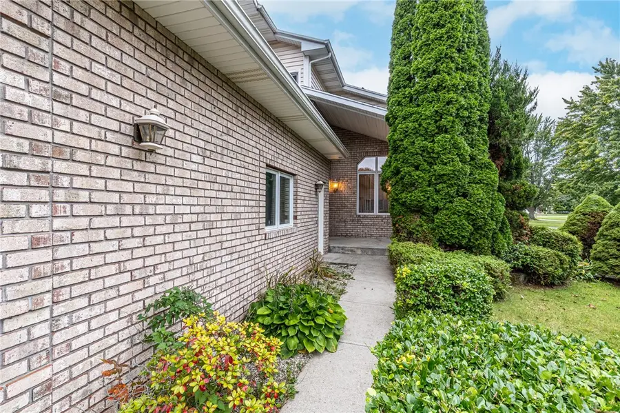 98 Whispering Winds Lane, Rochester, NY 14626 - #2