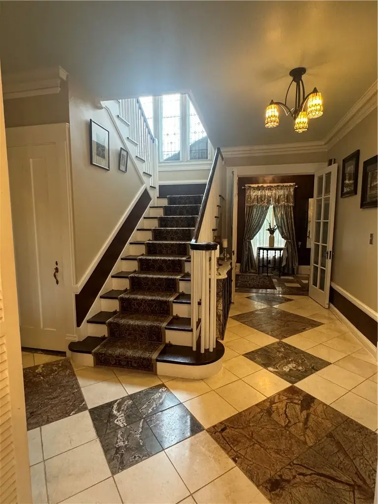 225 High Street, Lockport, NY 14094 - #3