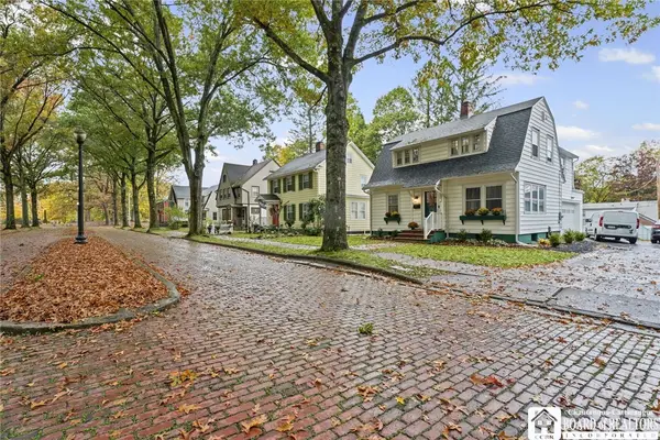 21 Clyde Avenue, Jamestown, NY 14701