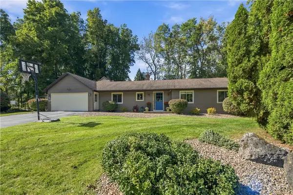 17 Tree Top Drive, Rochester, NY 14625