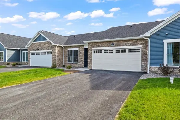 125 Cedarway Circle #403, Webster, NY 14580
