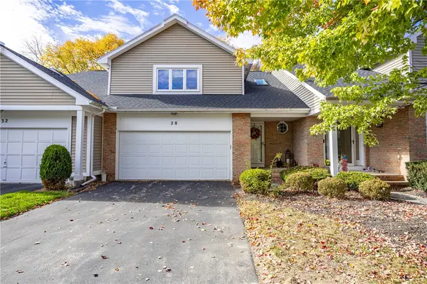 28 Chasewood Circle, Rochester, NY 14618