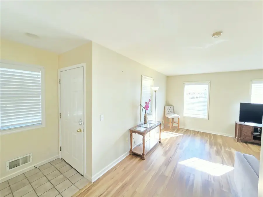 123 Schilling Ln, Rochester, NY 14618 - #3