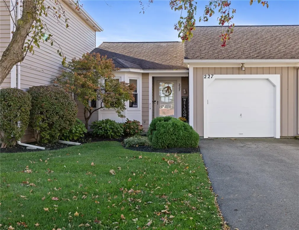 227 Deerhurst Lane, Webster, NY 14580 - #1