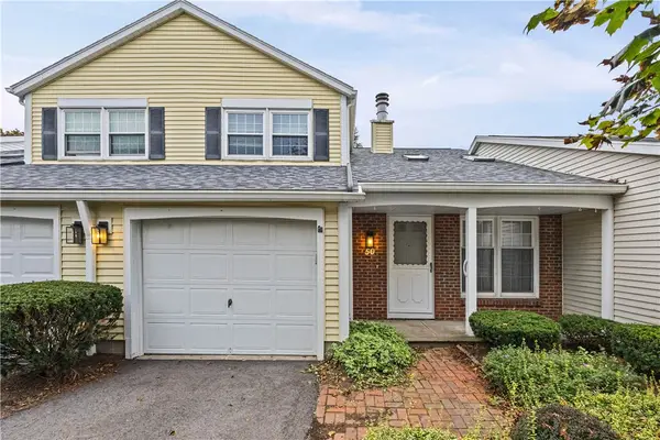50 Old Pine Ln, Greece, NY 14615