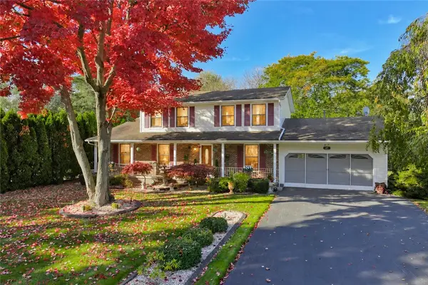 27 Briar Wood Lane, Greece, NY 14626