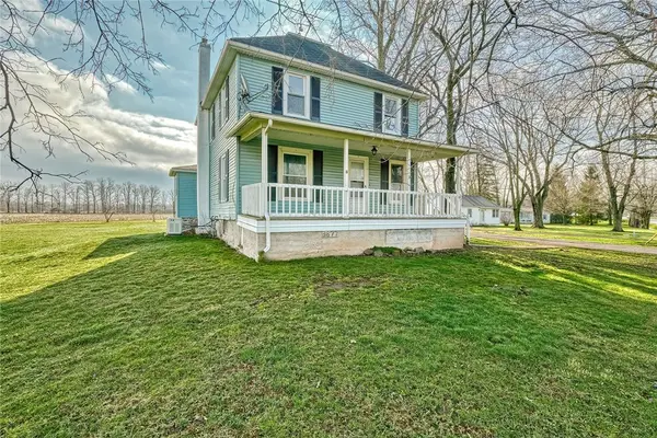 3677 Olcott St, Lockport, NY 14094