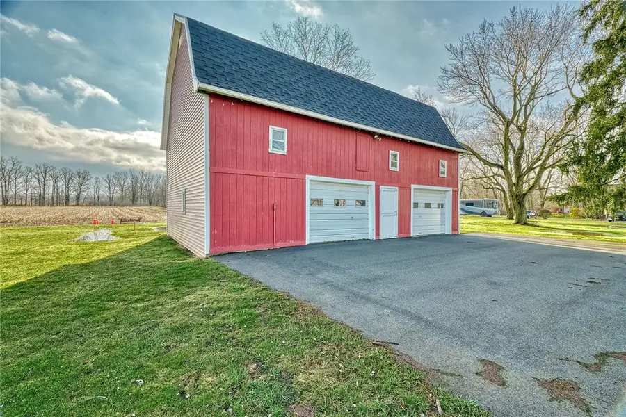 3677 Olcott St, Lockport, NY 14094 - #3