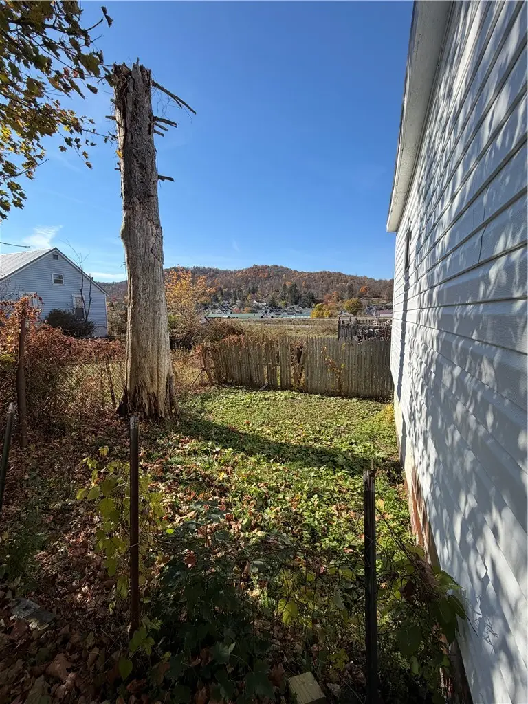 31 Avenue B Street, Bradford, PA 16701 - #2