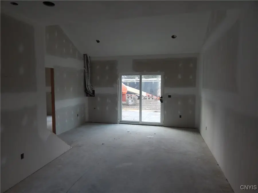 304 Bunker Hill Way, Syracuse, NY 13207 - #2