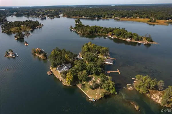 3 Manhattan, Alexandria Bay, NY 13607