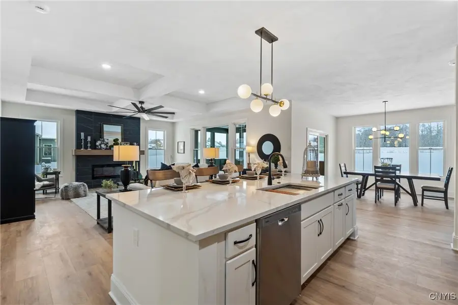 4523 Hollyshire Way, Clay, NY 13041 - Image #3