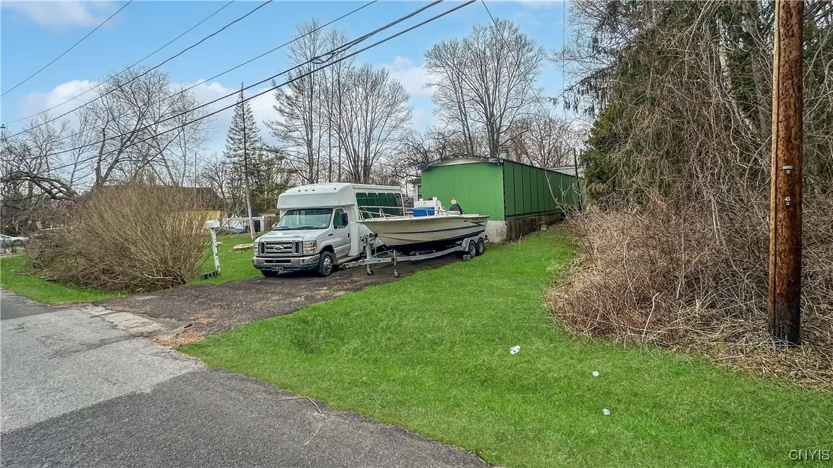 5635 Mapleton Drive, Utica, NY 13502 - Image #1