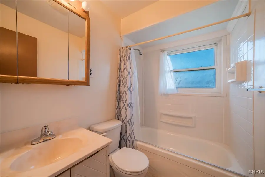 508 Deerwood Road, Utica, NY 13502 - Image #3