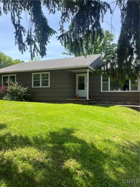 623 E Hamilton Avenue N, Sherrill, NY 13461 - Image #2