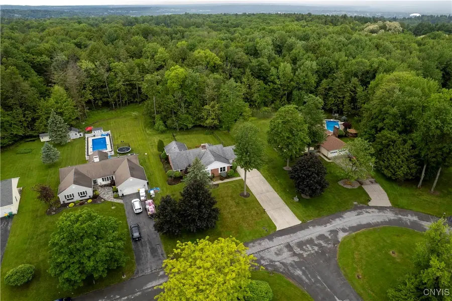 16 Silver Birch Court, New Hartford, NY 13413 - Image #2