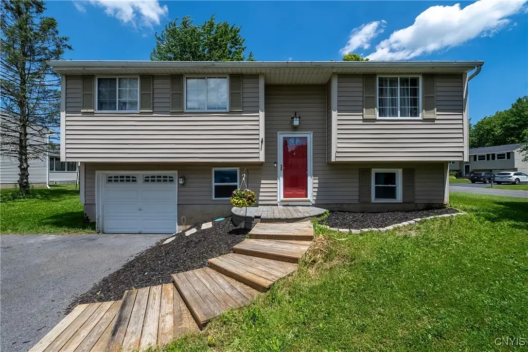 8010 Casilina Drive, Clay, NY 13041 - Image #1