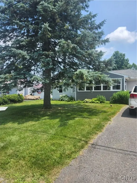 219 Camillus Drive, Camillus, NY 13031 - Image #2