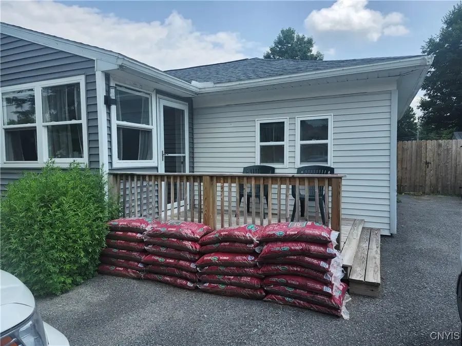 219 Camillus Drive, Camillus, NY 13031 - Image #3