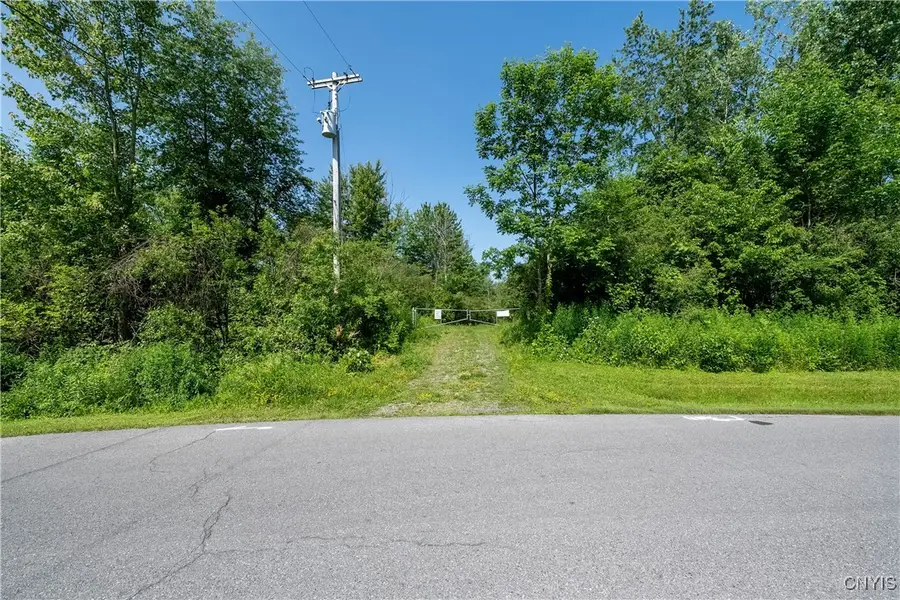 5592 Nancy Avenue, Brewerton, NY 13029 - Image #2