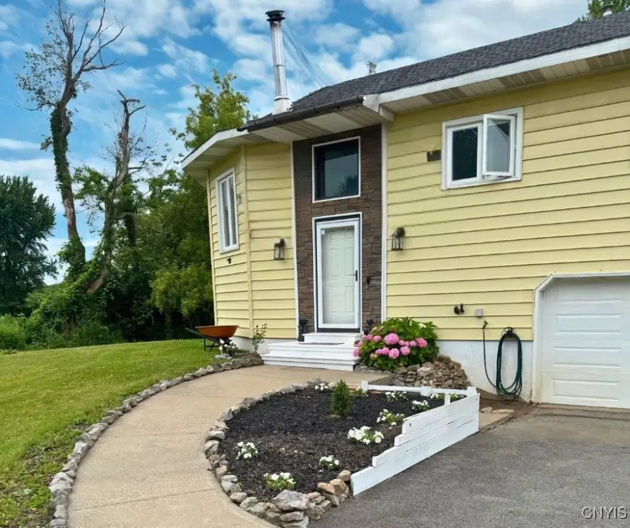 10830 Cosby Manor Road, Utica, NY 13502 - Image #3