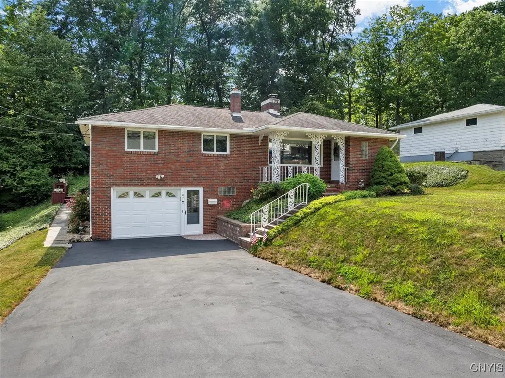 107 Huntshill Road, Syracuse, NY 13209 - #1