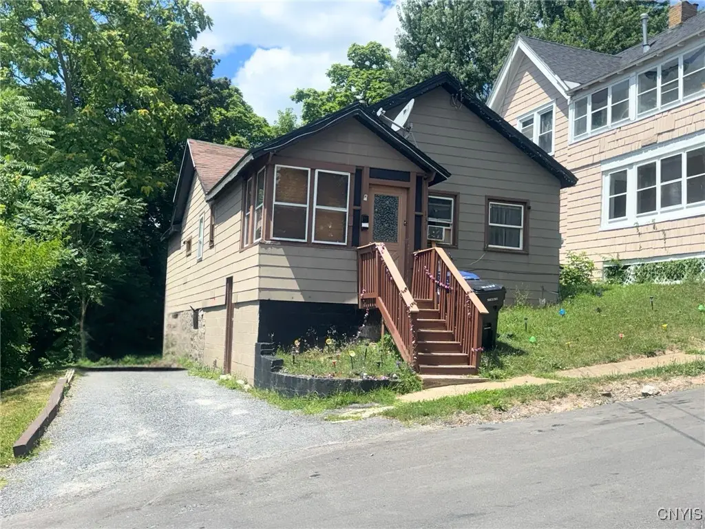 131 Delong Avenue, Syracuse, NY 13208 - Image #1