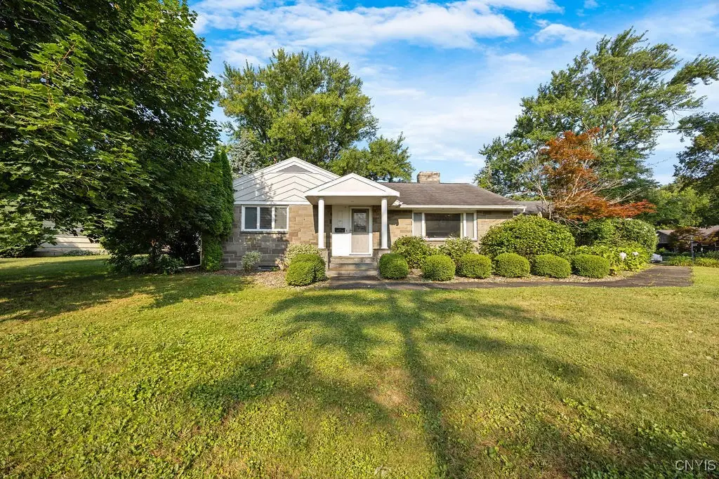 14 Pebble Hill Road N, Syracuse, NY 13214 - Image #1