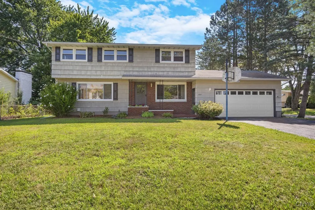 8132 Brookwood Drive, Cicero, NY 13039 - Image #1