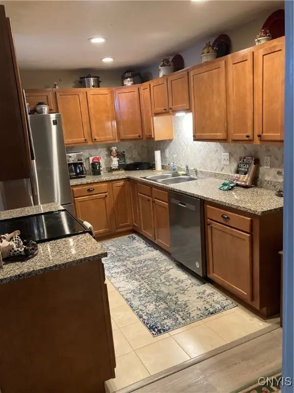 1410 Landrush Way, Baldwinsville, NY 13027 - Image #2