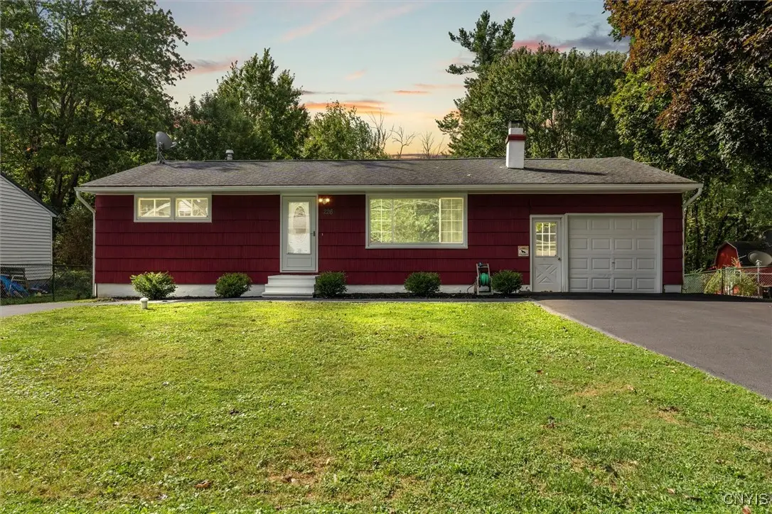 226 Hamilton Road, Syracuse, NY 13212 - Image #1