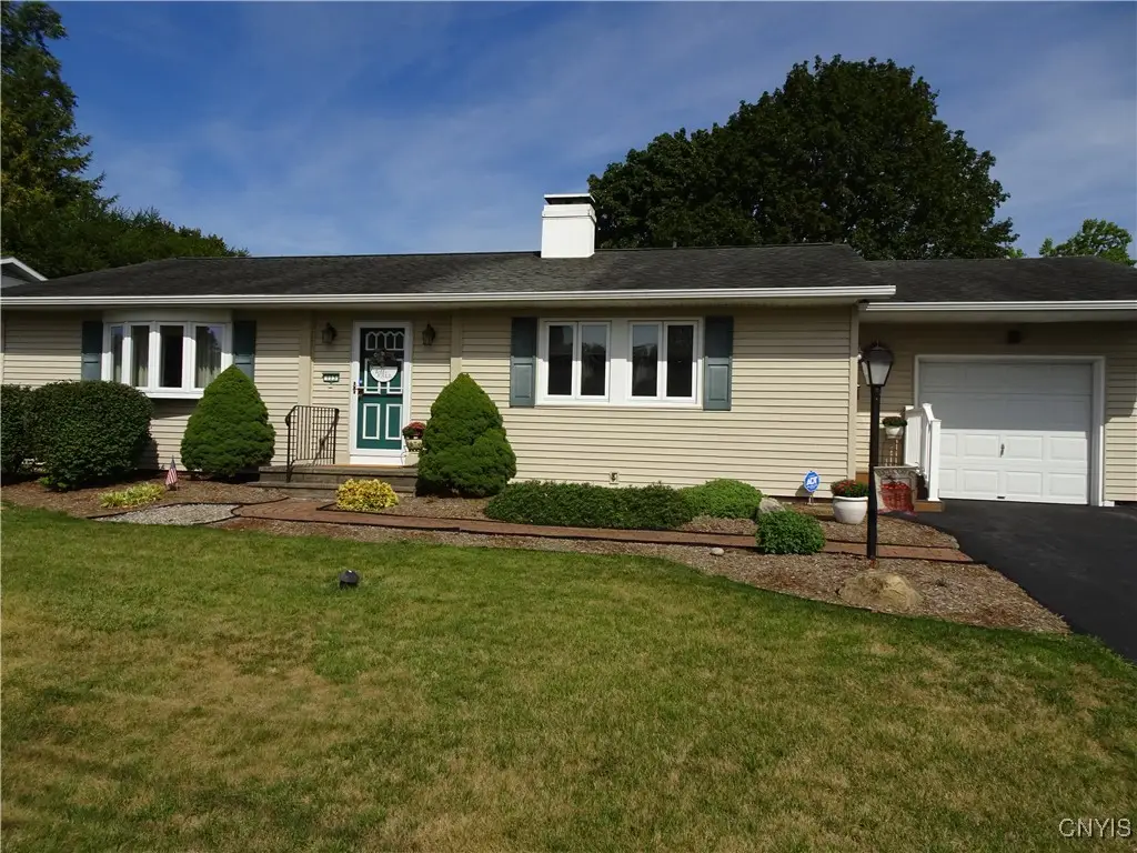 113 Spruce Tree Lane, Syracuse, NY 13219 - Image #1