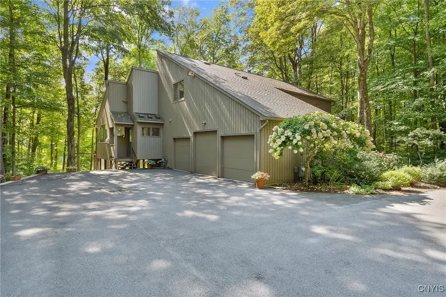 7295 Wakefield Drive, Fayetteville, NY 13066 - Image #2