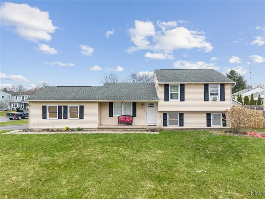 3901 Falcon Court, Liverpool, NY 13090 - Image #2