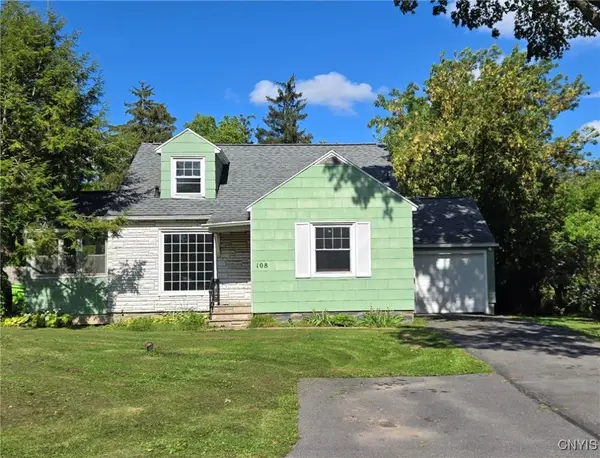 108 Russell Avenue, Liverpool, NY 13088