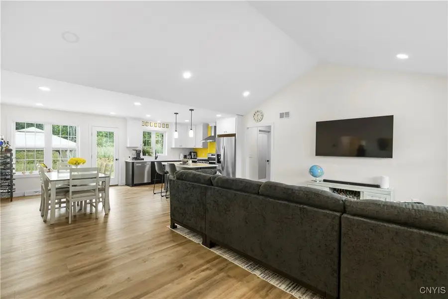 106 Peet Drive, Marcy, NY 13403 - Image #3