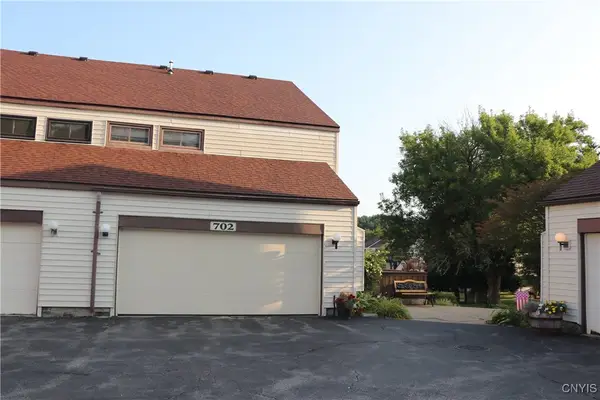 702 Woburn Drive, Camillus, NY 13031