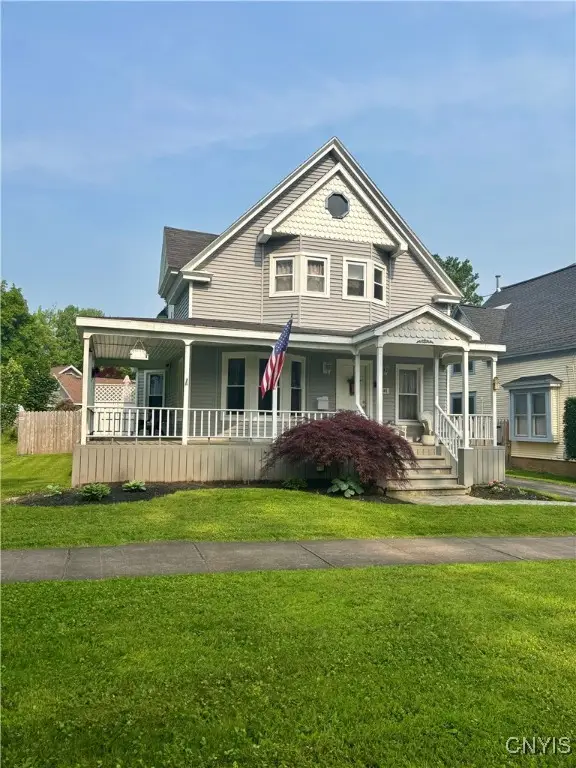 805 Tulip Street, Liverpool, NY 13088 - Image #1