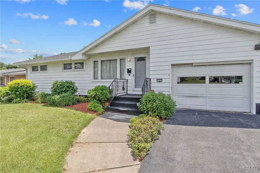 113 Bellshire Lane, Syracuse, NY 13208 - Image #2