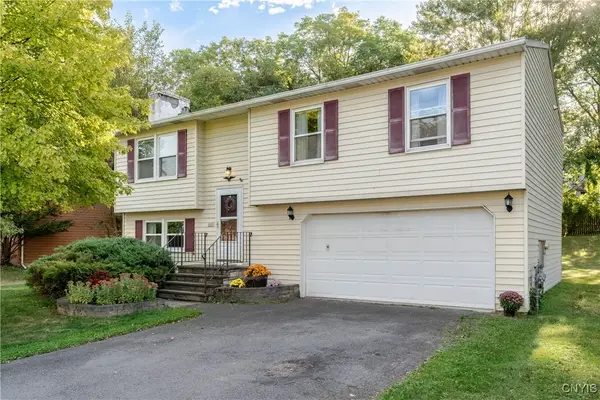 6271 Tobinlea Circle, East Syracuse, NY 13057