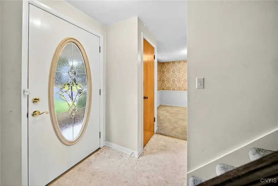 111 Shoreview Drive, Liverpool, NY 13090 - Image #3