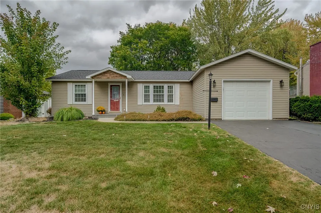 4945 Trivet Drive S, Liverpool, NY 13088 - Image #1