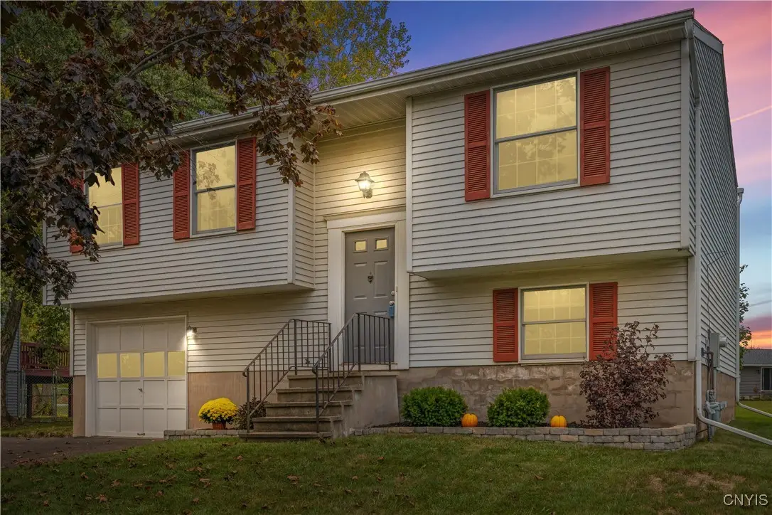 8137 Mesa Lane, Liverpool, NY 13090 - Image #1