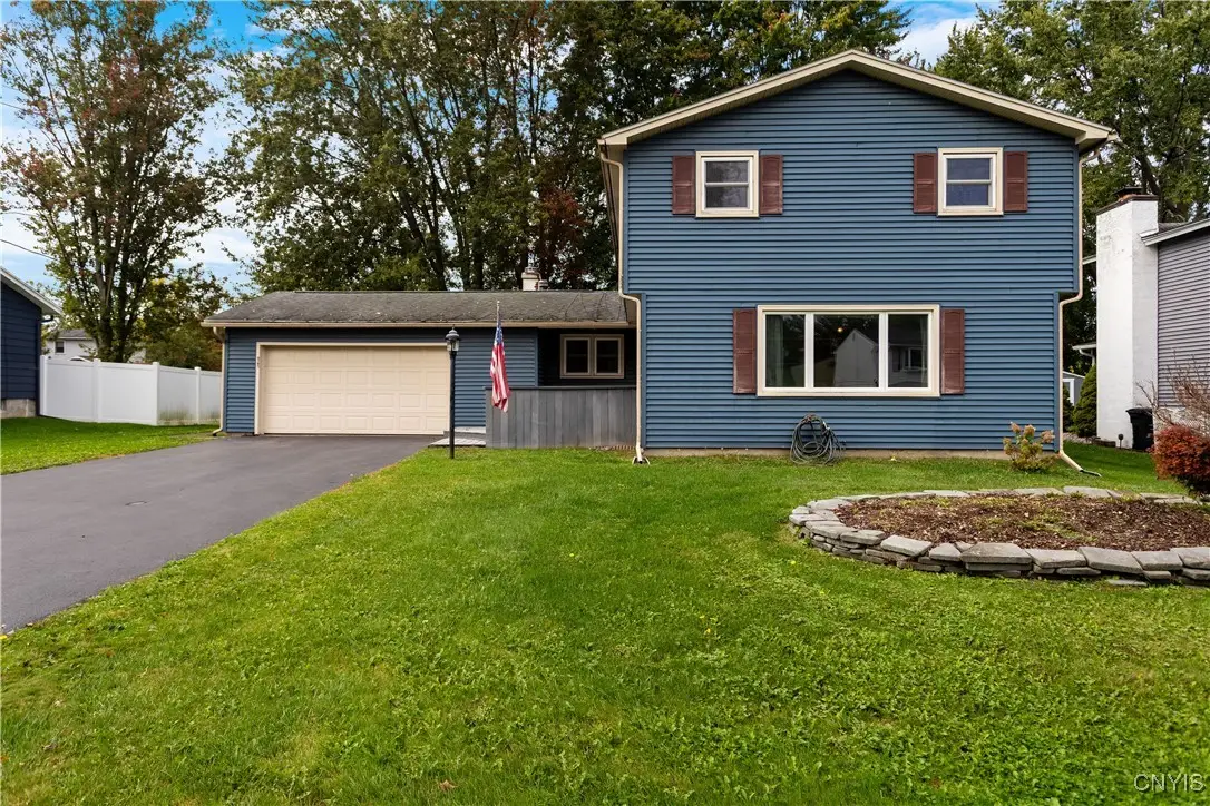 8195 Laurie Lane, Liverpool, NY 13090 - Image #1