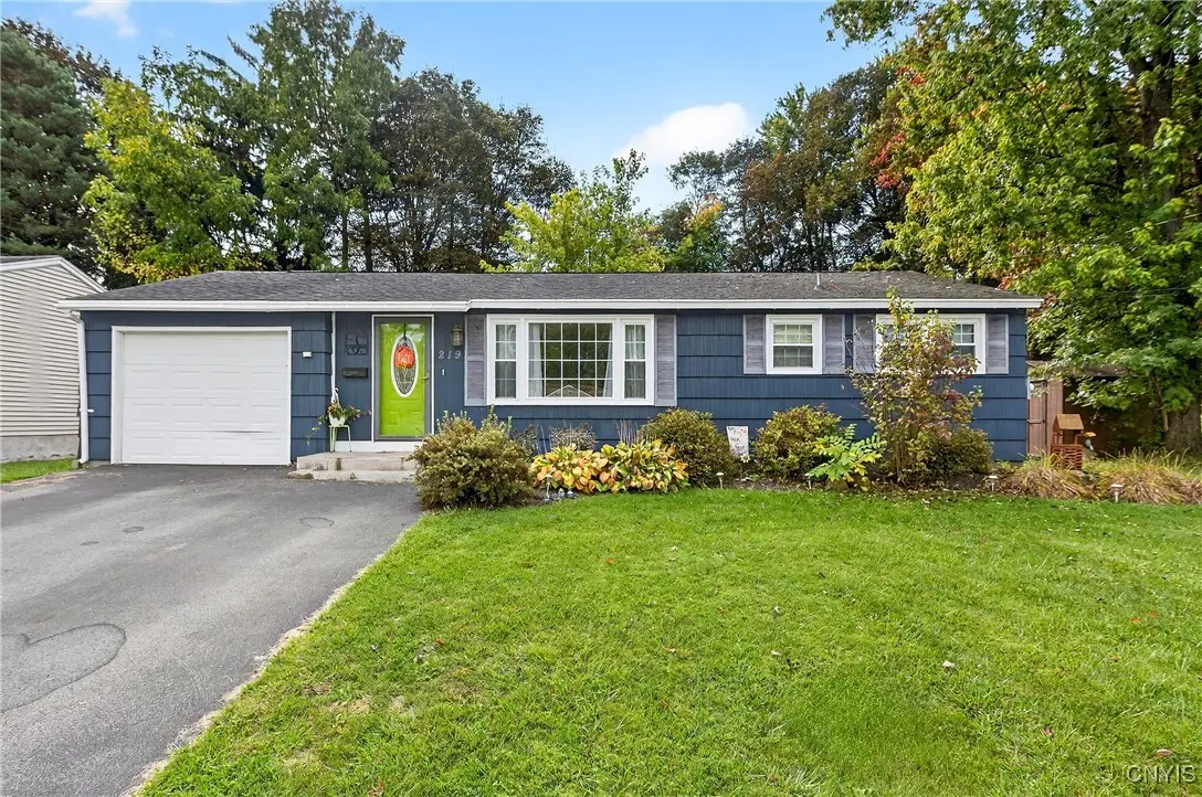 219 Inwood Drive, Syracuse, NY 13219 - Image #1
