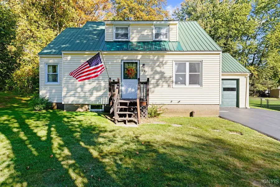 22 Macarthur Road, Baldwinsville, NY 13027 - Image #2