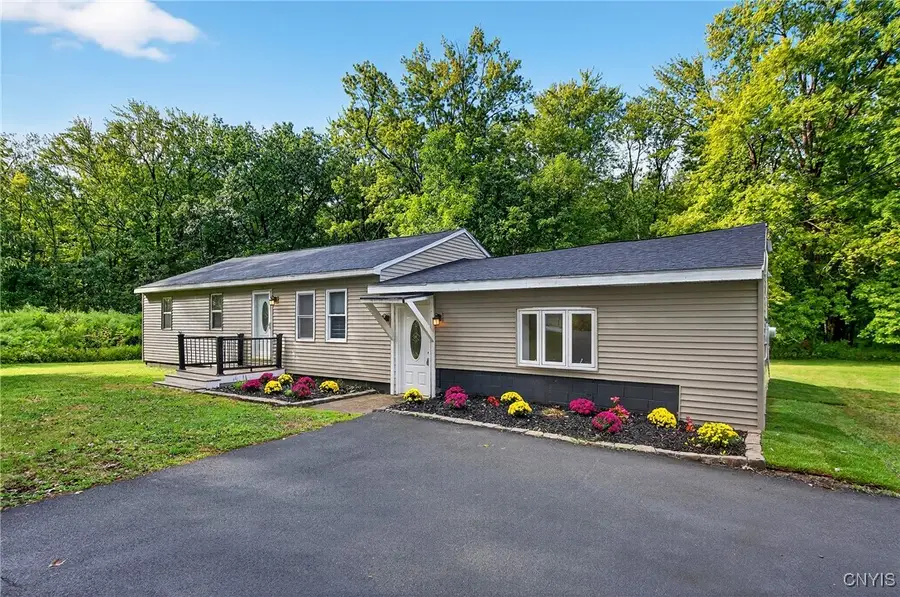 9541 Horseshoe Island Road, Clay, NY 13041 - Image #2