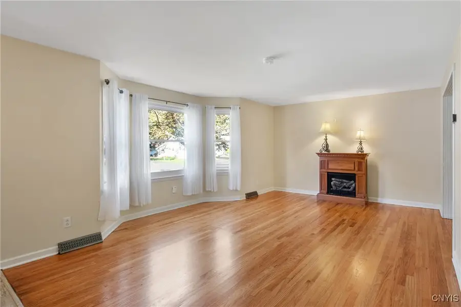 104 Meadow River Drive, Liverpool, NY 13090 - Image #3